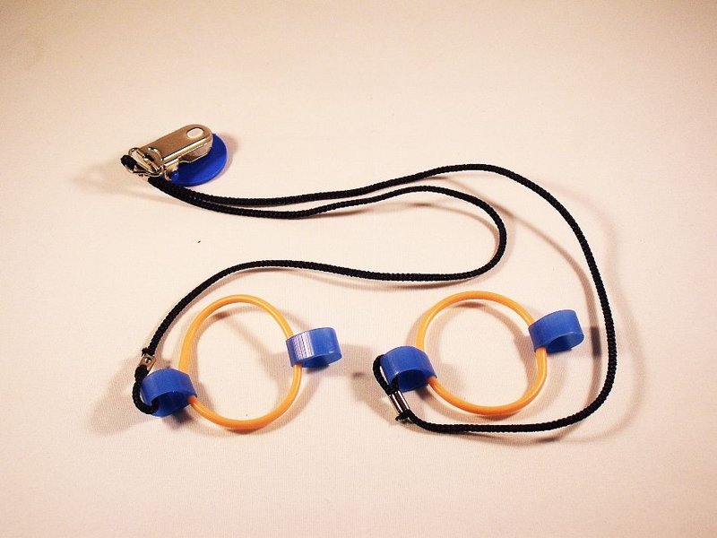 Hucki hoortoestel houder blauw met bevestigingsclip – Veilig en comfortabel voor kinderen Hucki hoortoestel houder blauw met bevestigingsclip – Veilig en comfortabel voor kinderen