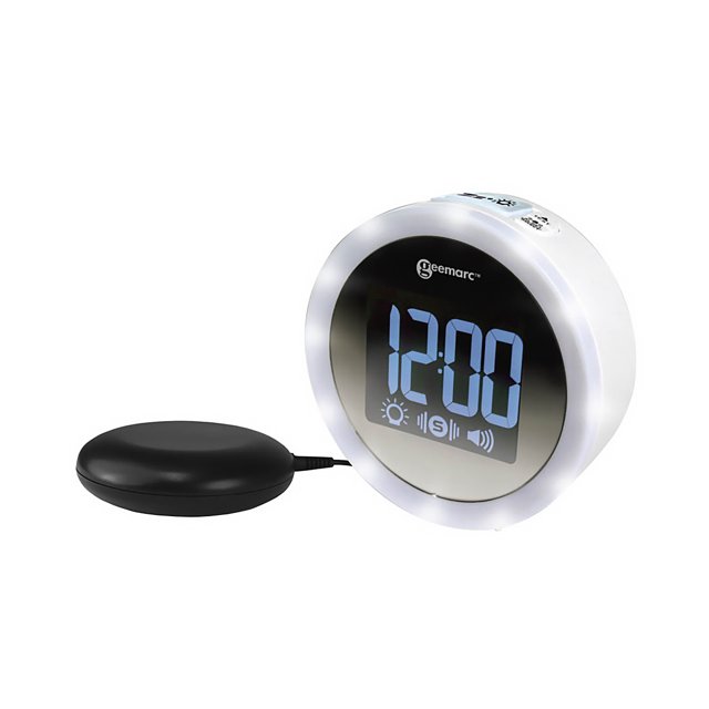 Digitale wekker Geemarc Wake & Shake Star met groot verlicht display en aangesloten trilkussen voor slechthorenden en diepe slapers.