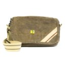 Limited Hearing speldje met magneetsluiting bevestigd op schoudertas