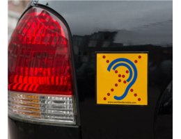 Reflecterende Limited Hearing sticker op auto - herkenbaarheid voor slechthorenden in het verkeer