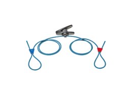 Rubberen koordset in driehoekvorm met blauwe lussen en metalen klem voor bevestiging van hoortoestellen of accessoires