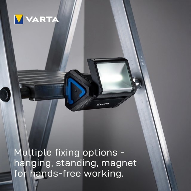 Varta Work Flex Area Light – Magnetische bevestiging aan metalen ladder Varta Work Flex Area Light – Magnetische bevestiging aan metalen ladder
